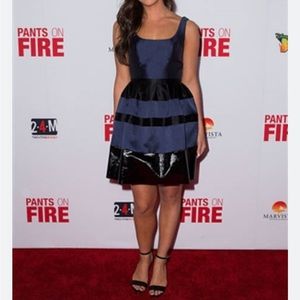 MARCIANO NAVY AND BLACK mini cocktail DRESS fit And flare wedding guest size 2